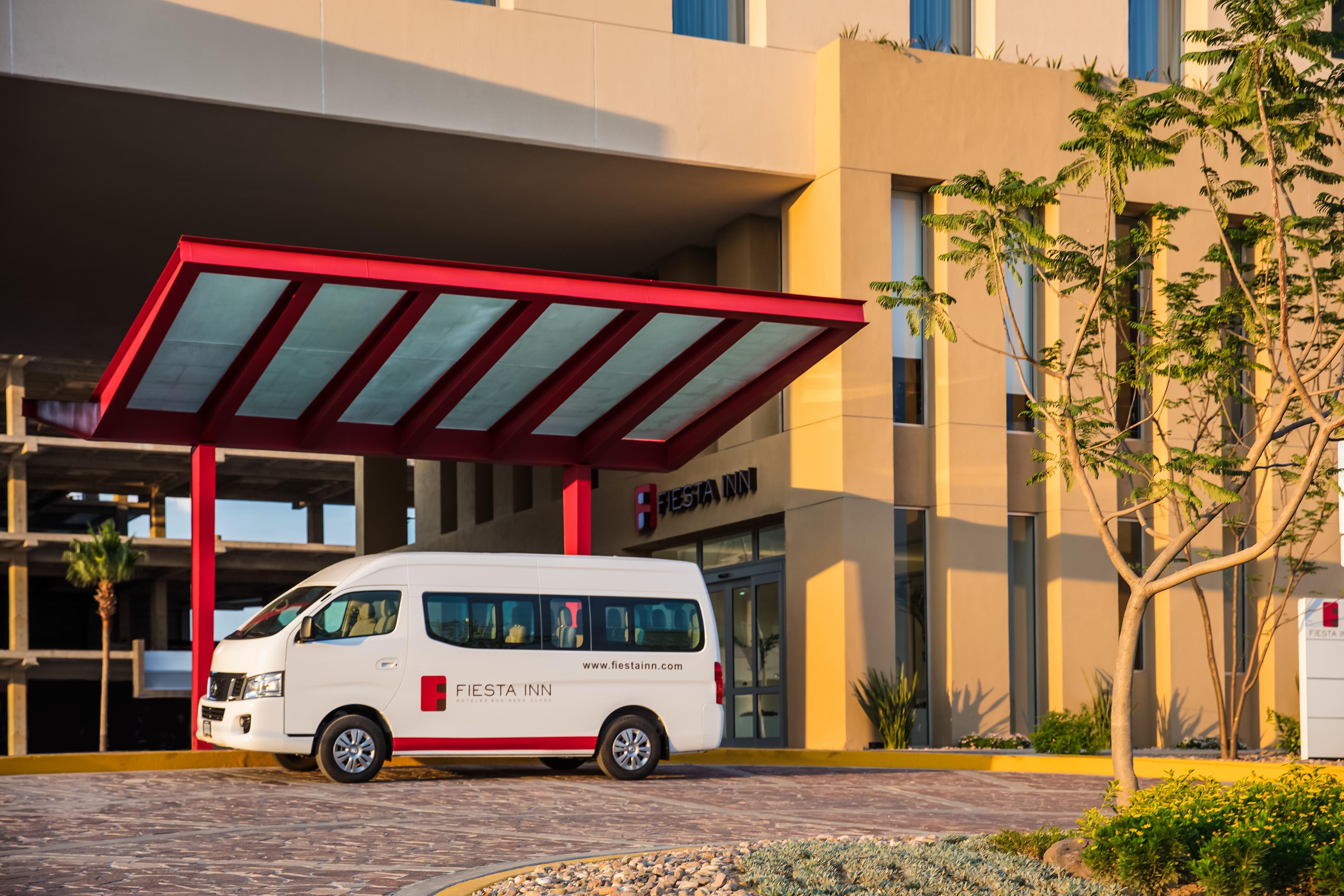 Fiesta Inn Silao Puerto Interior מראה חיצוני תמונה