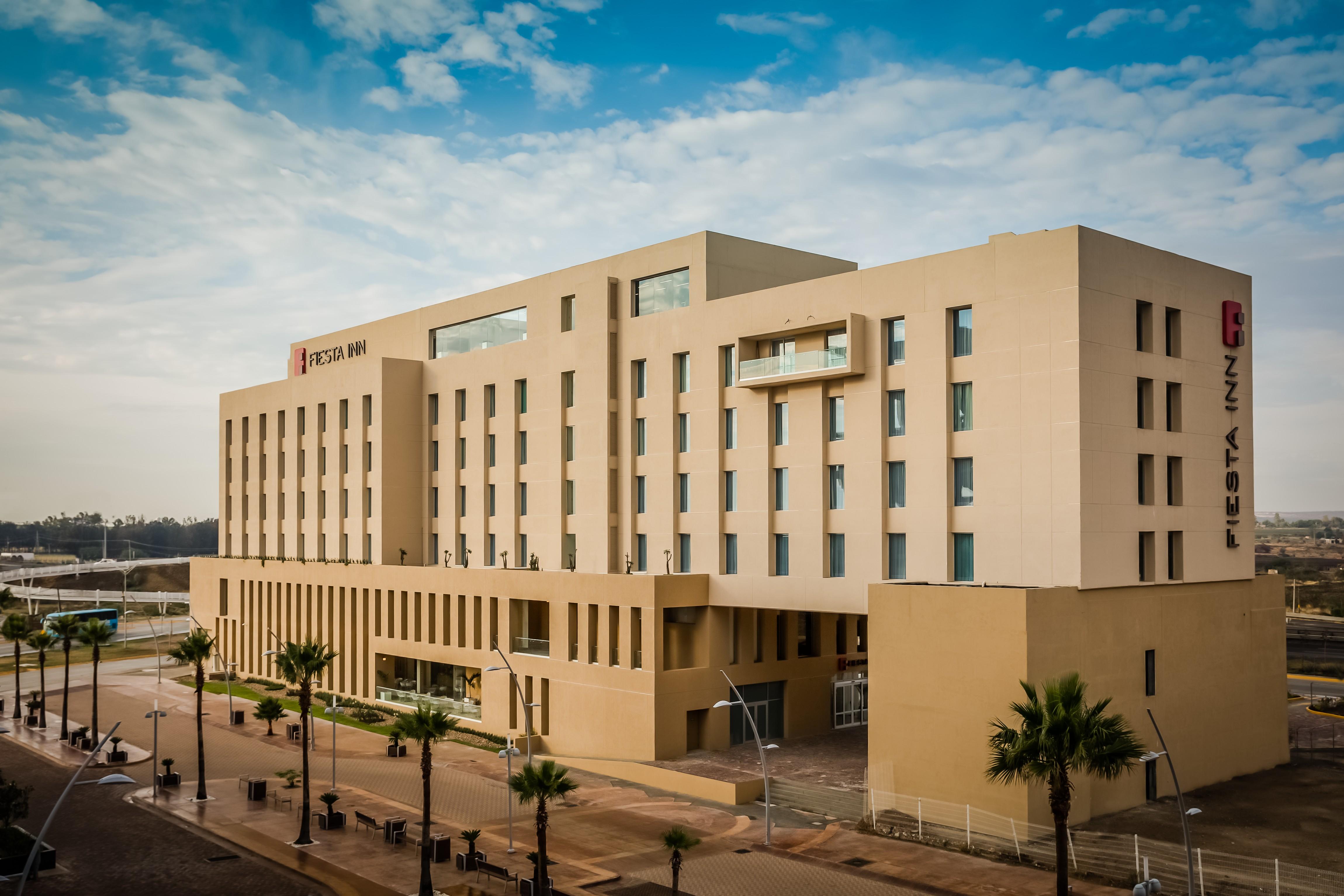 Fiesta Inn Silao Puerto Interior מראה חיצוני תמונה