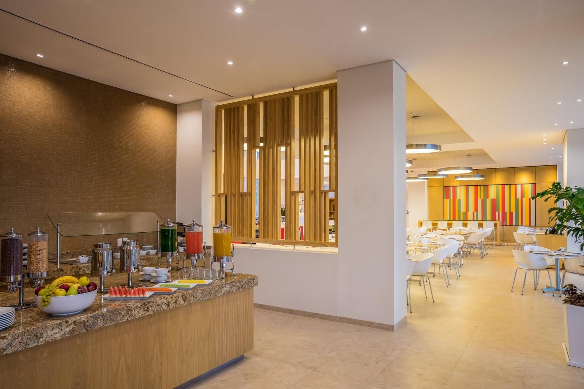 Fiesta Inn Silao Puerto Interior מראה חיצוני תמונה